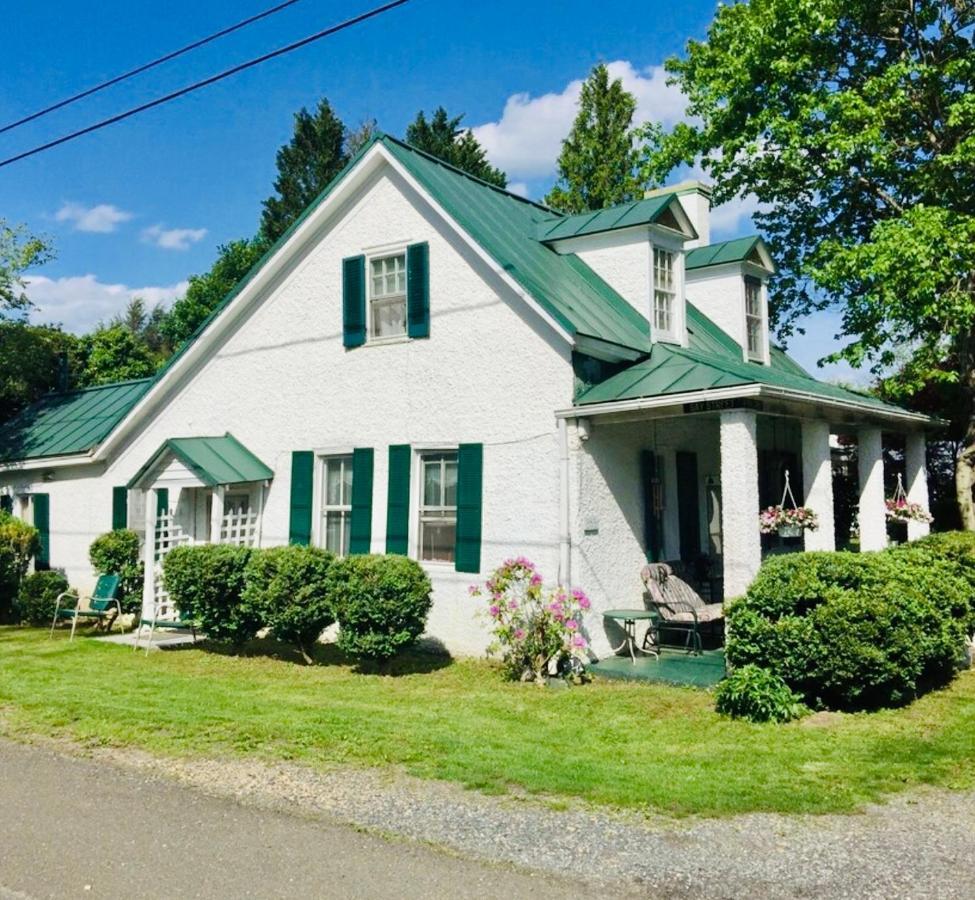 Across The Inn Entire Colonial House With Lovely Porch & Extremely Fast Wi-Fi Washington 외부 사진