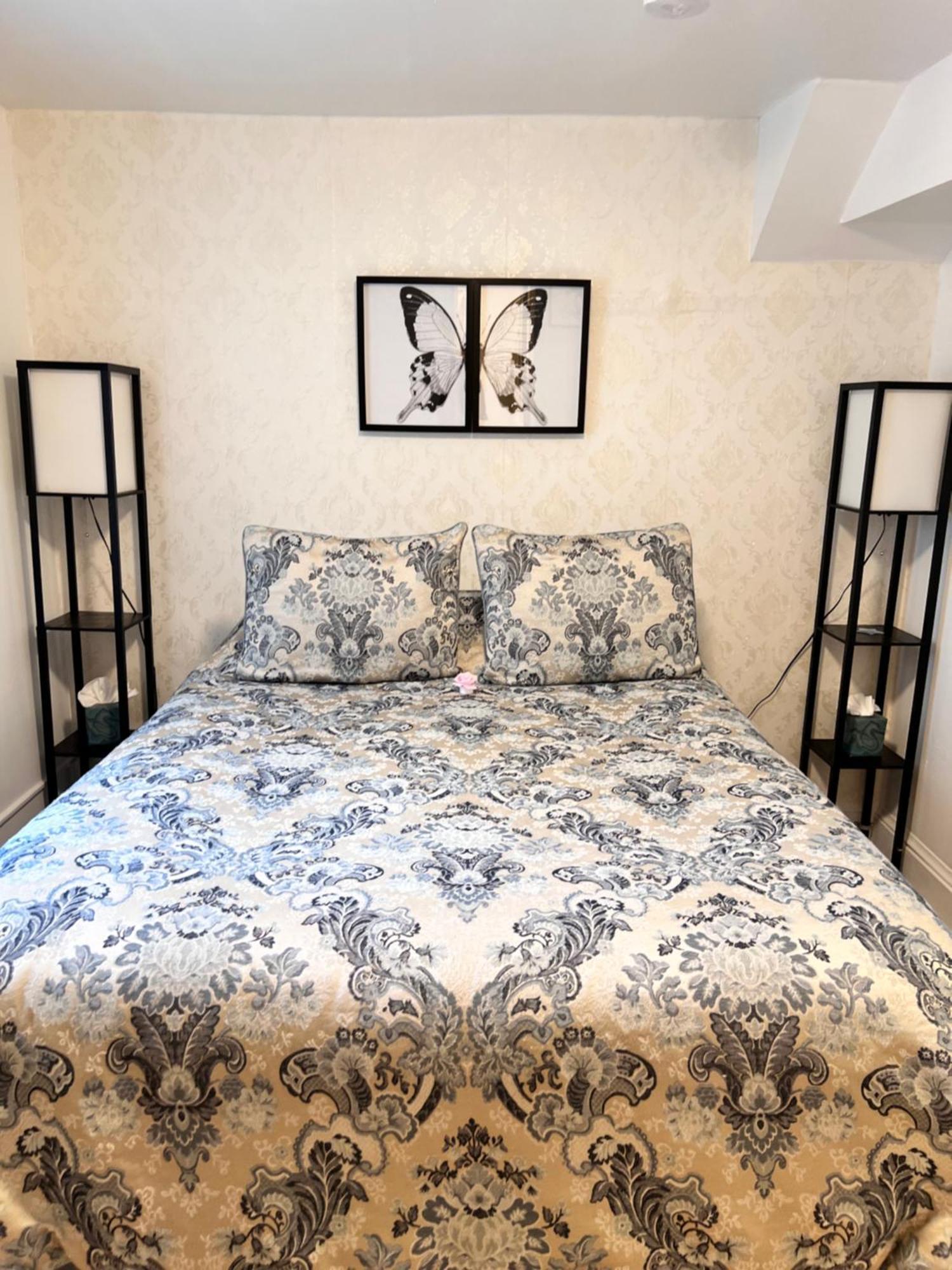 Across The Inn Entire Colonial House With Lovely Porch & Extremely Fast Wi-Fi Washington 외부 사진