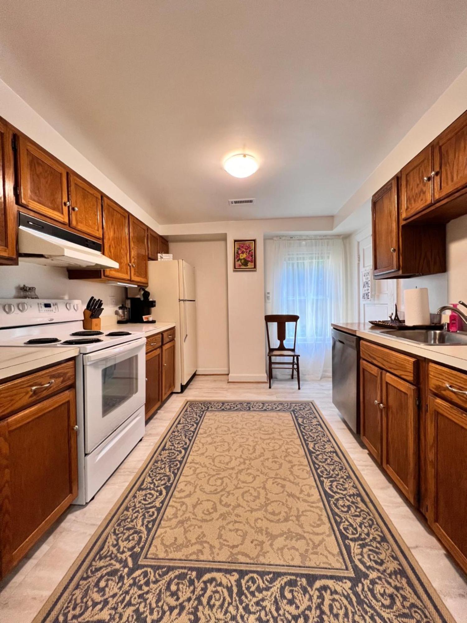 Across The Inn Entire Colonial House With Lovely Porch & Extremely Fast Wi-Fi Washington 외부 사진