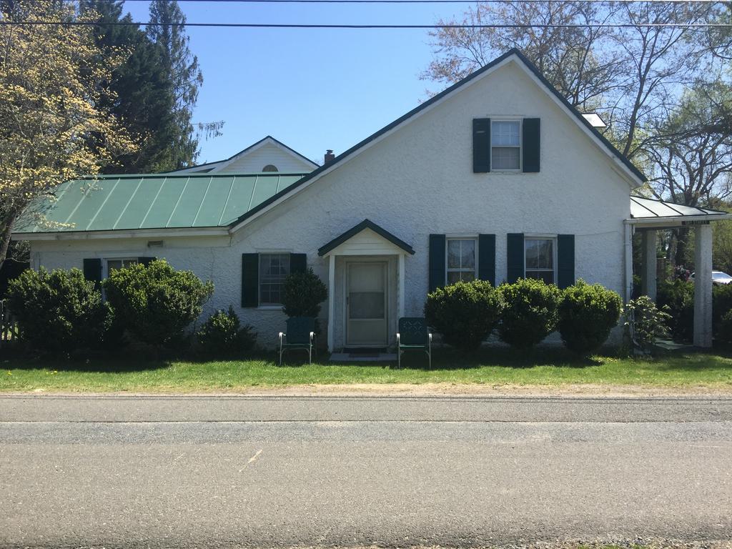 Across The Inn Entire Colonial House With Lovely Porch & Extremely Fast Wi-Fi Washington 외부 사진
